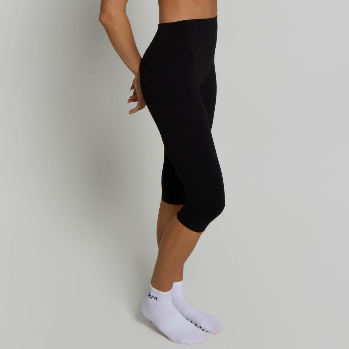 Capri Leggings - Shadow Black